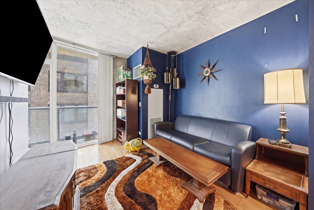 611 South Wells Street, Unit 1110 Chicago, IL 60607 - Photo 10 of 25