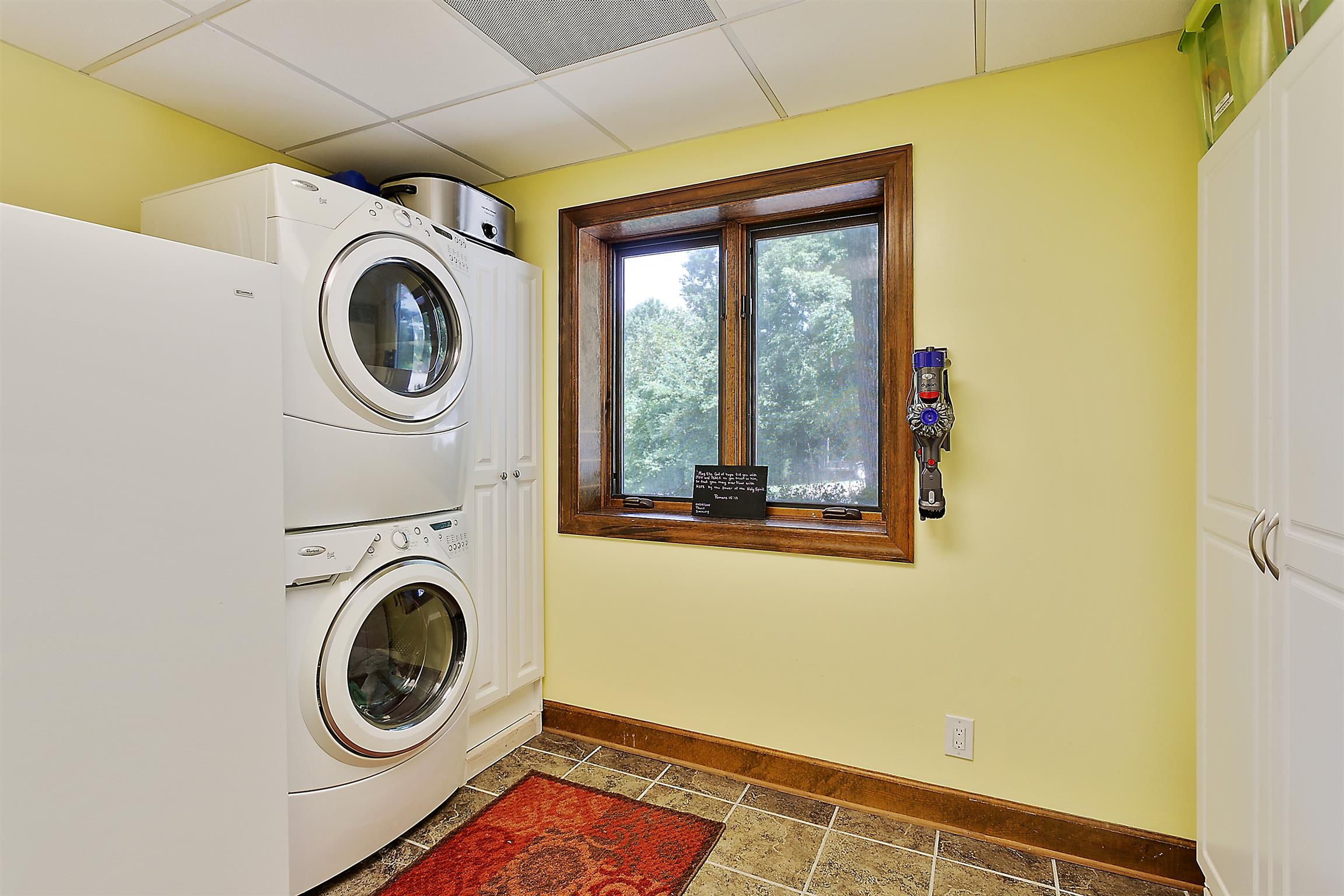 1534 Iron Bridge Road Columbia, TN 38401 - Photo 23 of 30 a utility room with dryer and washer