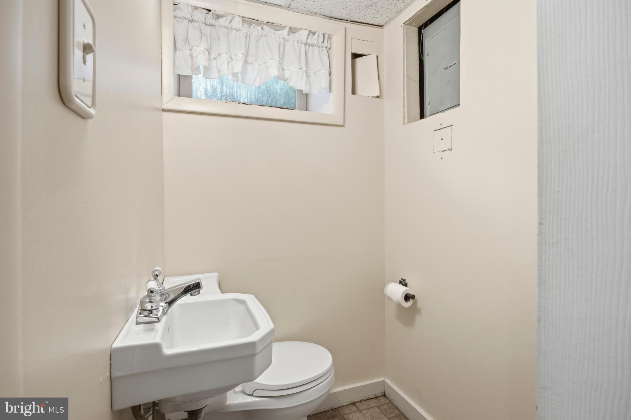 678 Andrew Road Springfield, PA 19064 - Photo 32 of 40