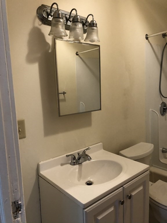 195 Tyler Street Springfield, MA 01109 - Photo 8 of 18