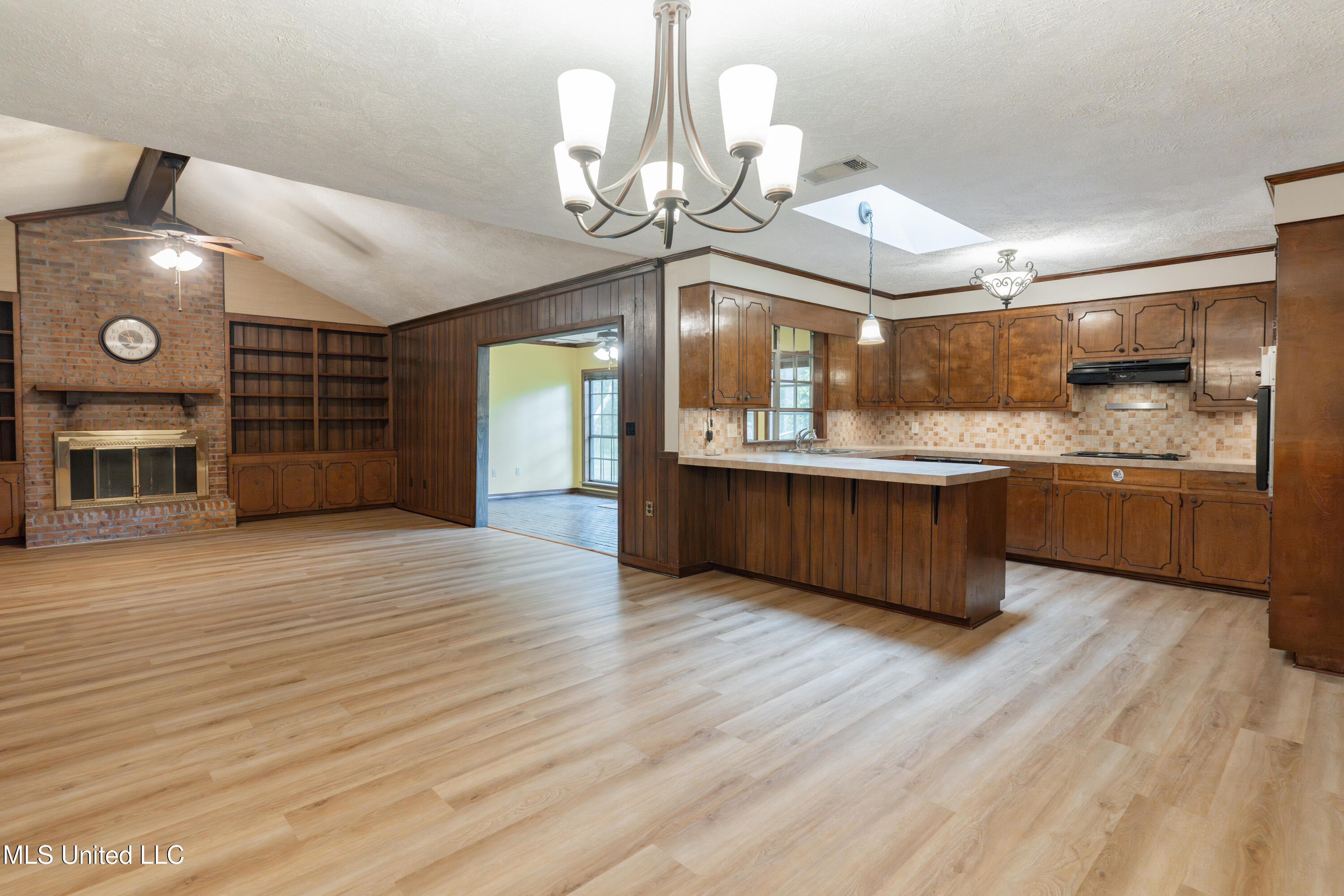 504 Hampton Street Clinton, MS 39056 - Photo 14 of 69 19-DiningArea