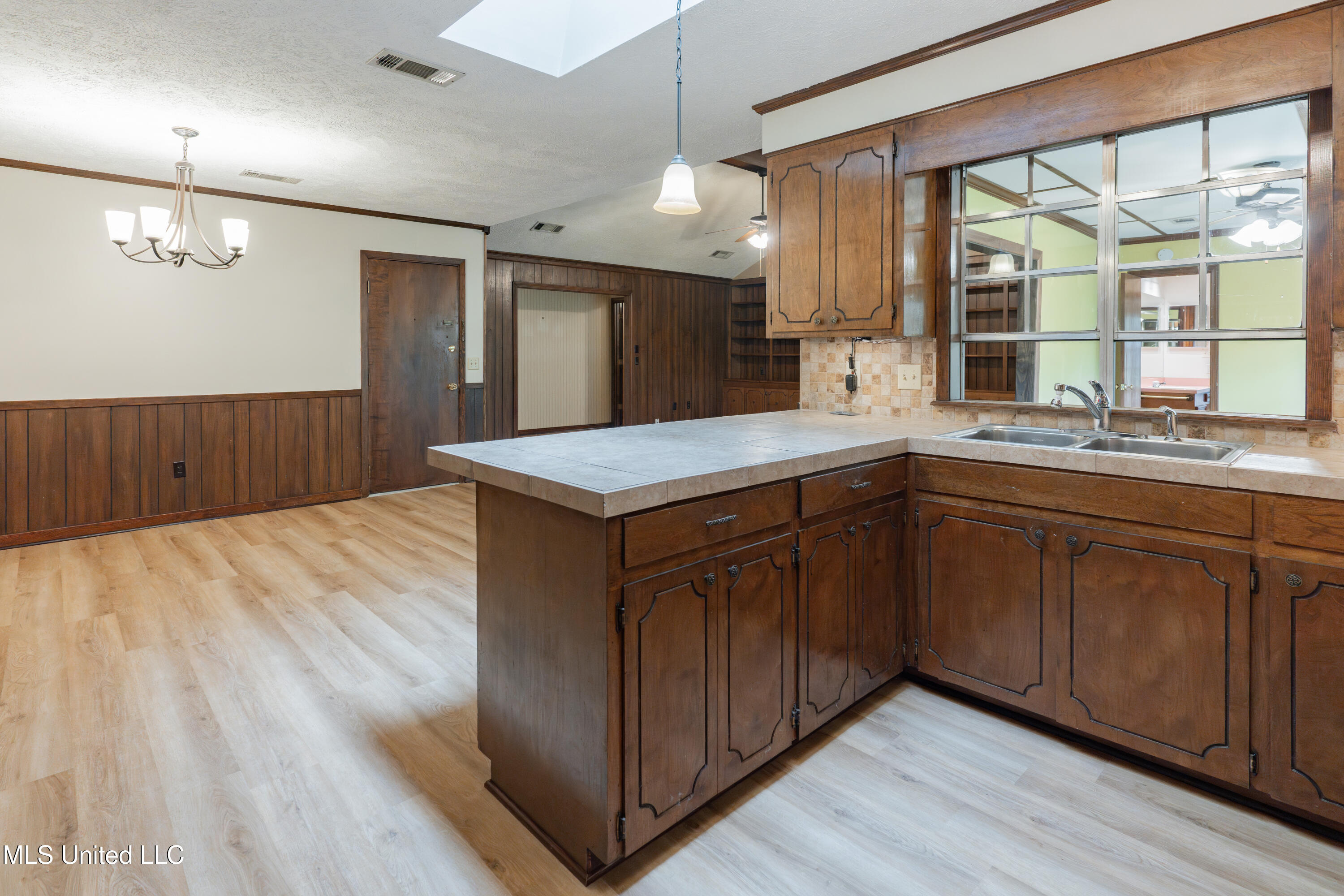 504 Hampton Street Clinton, MS 39056 - Photo 19 of 69 24-Kitchen