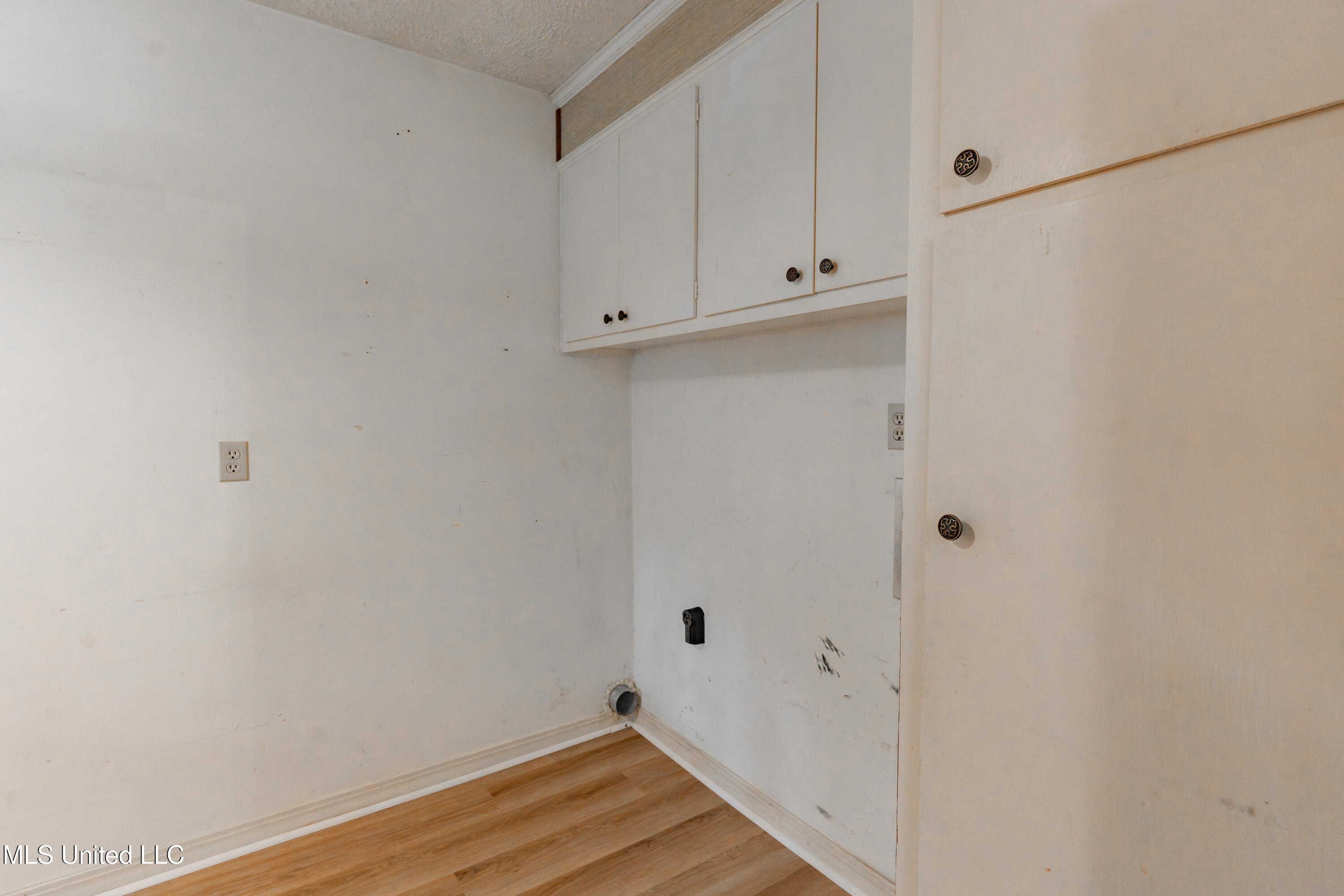 504 Hampton Street Clinton, MS 39056 - Photo 23 of 69 28-LaundryRoom