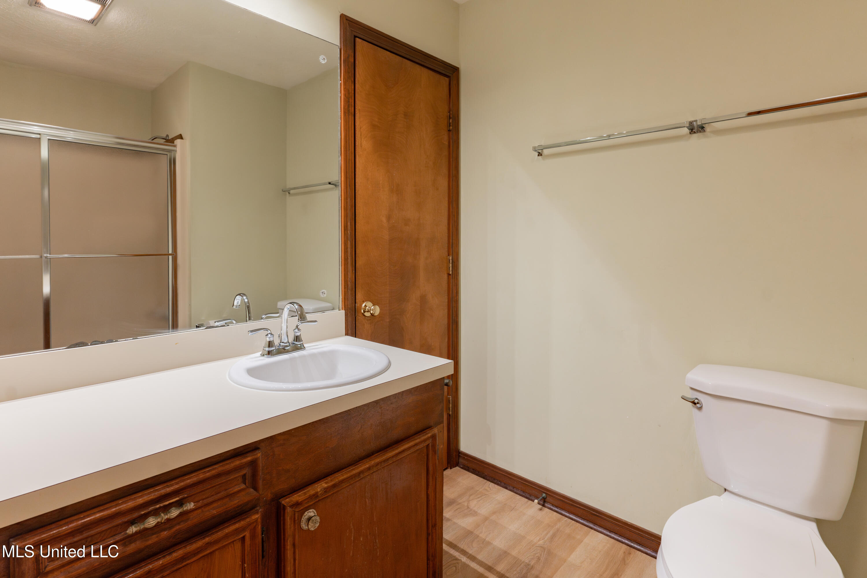 504 Hampton Street Clinton, MS 39056 - Photo 37 of 69 44-PrimaryBathroom