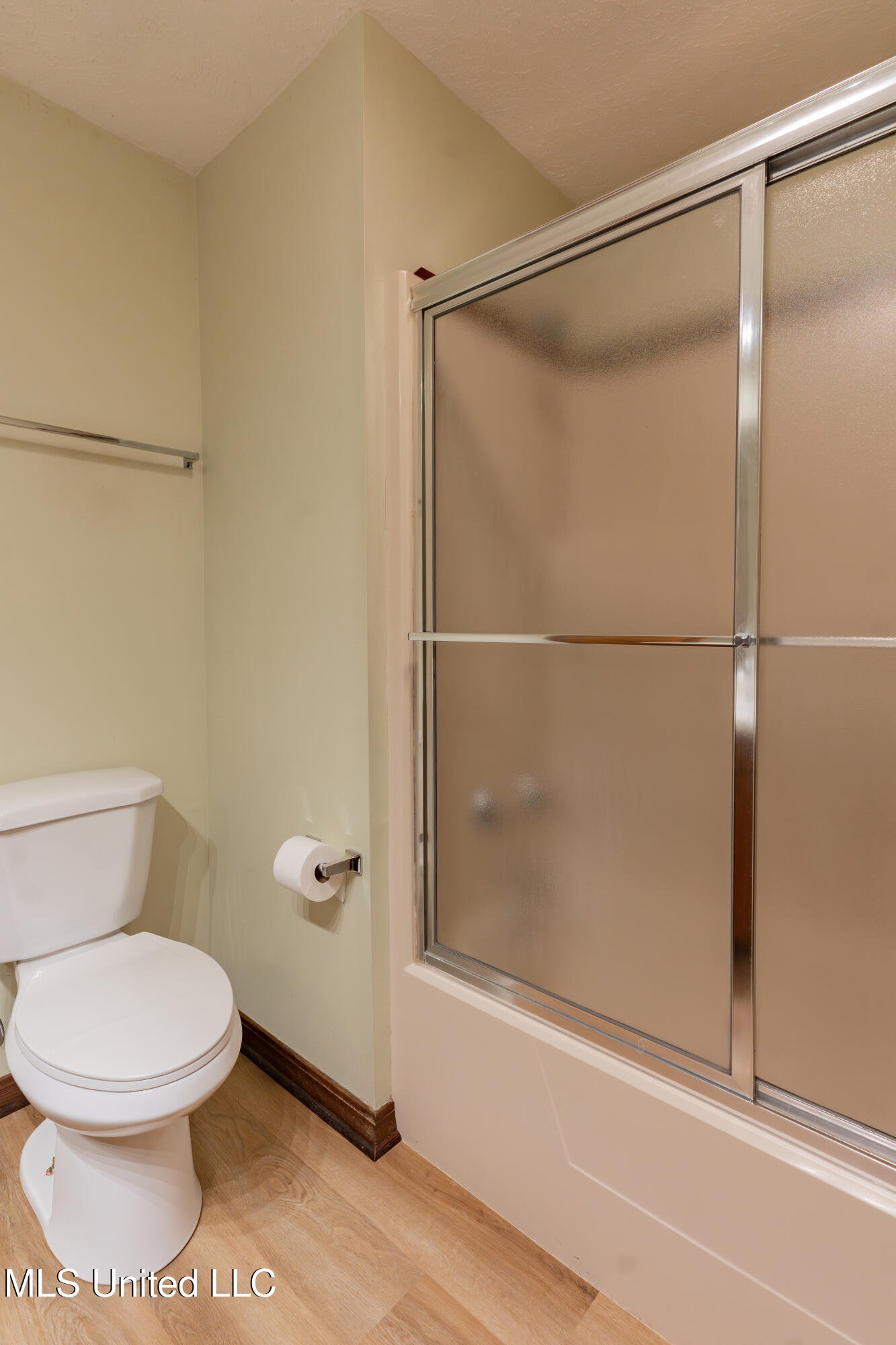 504 Hampton Street Clinton, MS 39056 - Photo 38 of 69 45-PrimaryBathroom