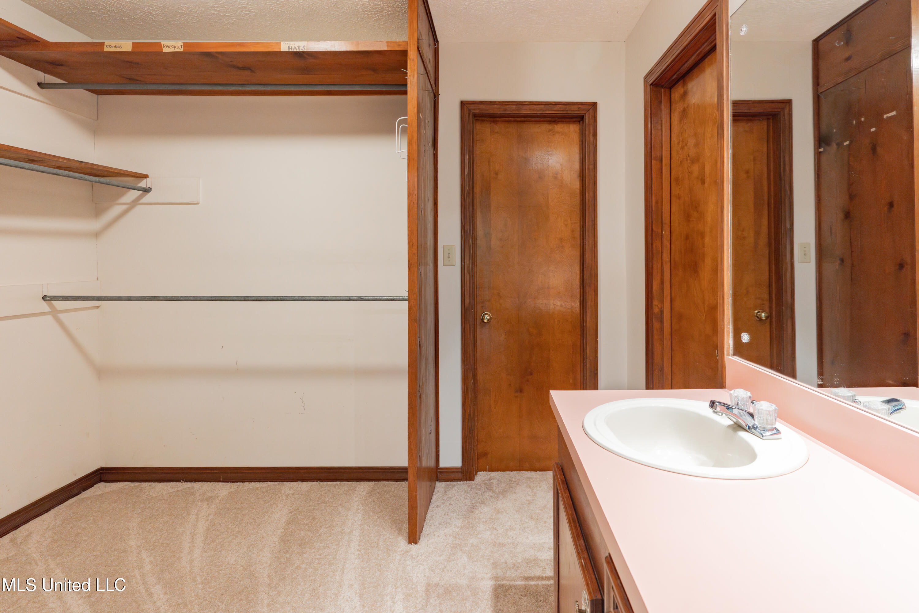 504 Hampton Street Clinton, MS 39056 - Photo 40 of 69 47-PrimaryBathroomandCloset