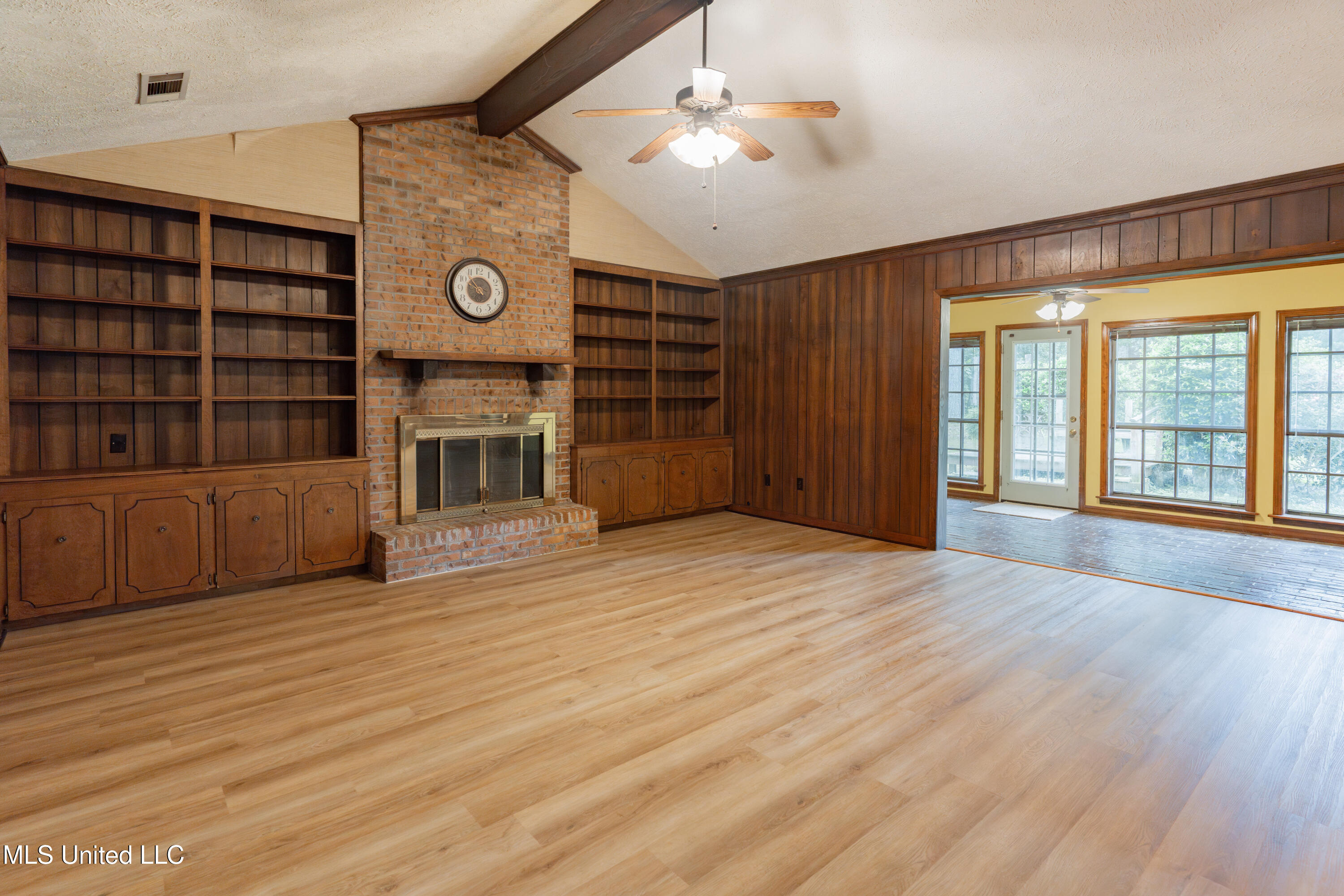 504 Hampton Street Clinton, MS 39056 - Photo 8 of 69 13-LivingRoom