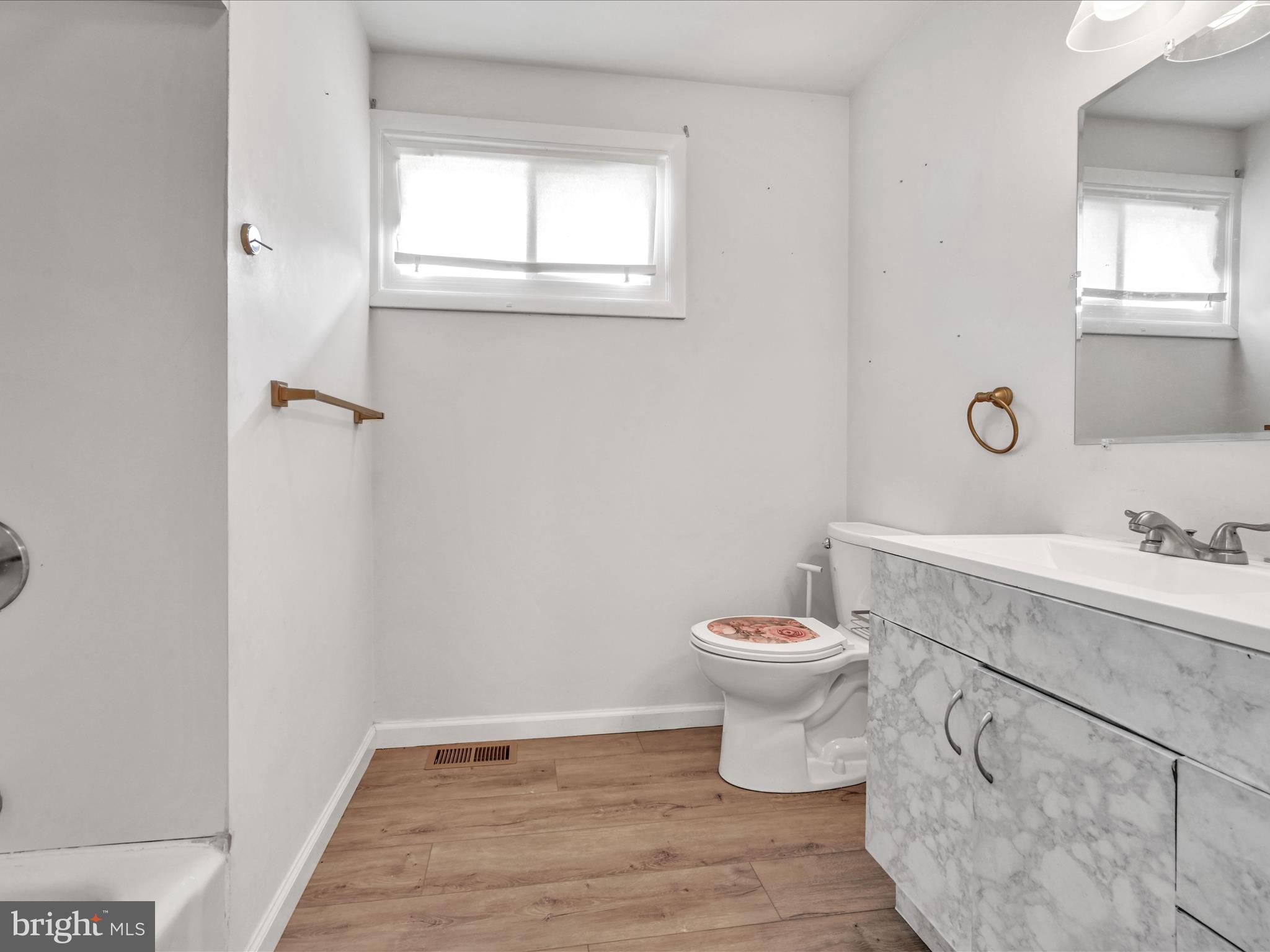 1398 Ridge Road Lebanon, PA 17046 - Photo 18 of 27 Bathroom