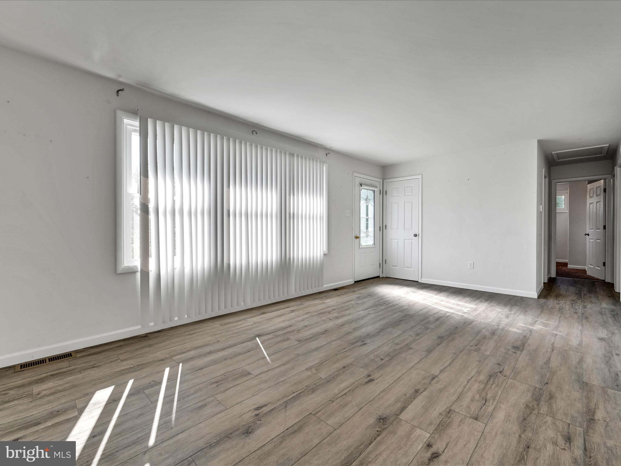 1398 Ridge Road Lebanon, PA 17046 - Photo 5 of 27 Living Room