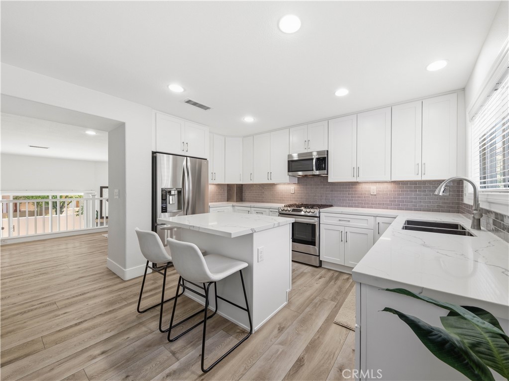 25710 Holiday, Unit C Stevenson Ranch, CA 91381 - Photo 4 of 29