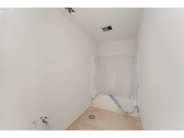 view of a bathroom