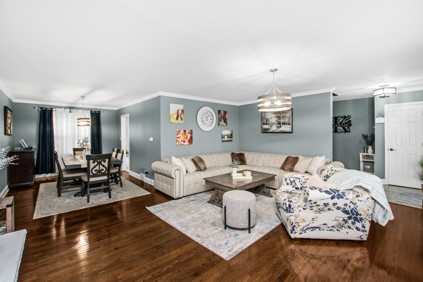 715 South Naperville Road Wheaton, IL 60189 - Photo 5 of 34 a living room with furniture and wooden floor