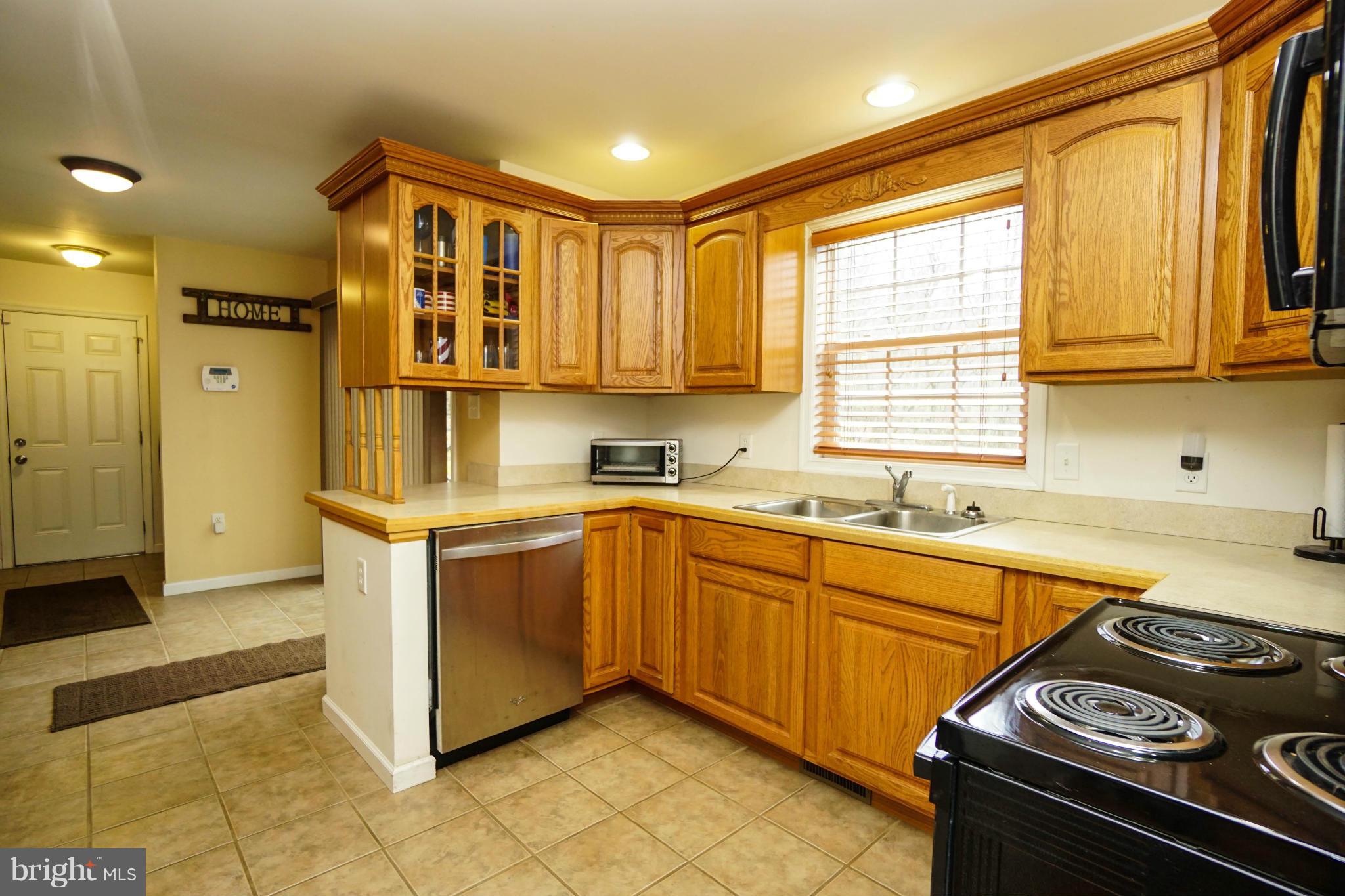 930 Wild Turkey Road Harpers Ferry, WV 25425 - Photo 11 of 26 Kitchen