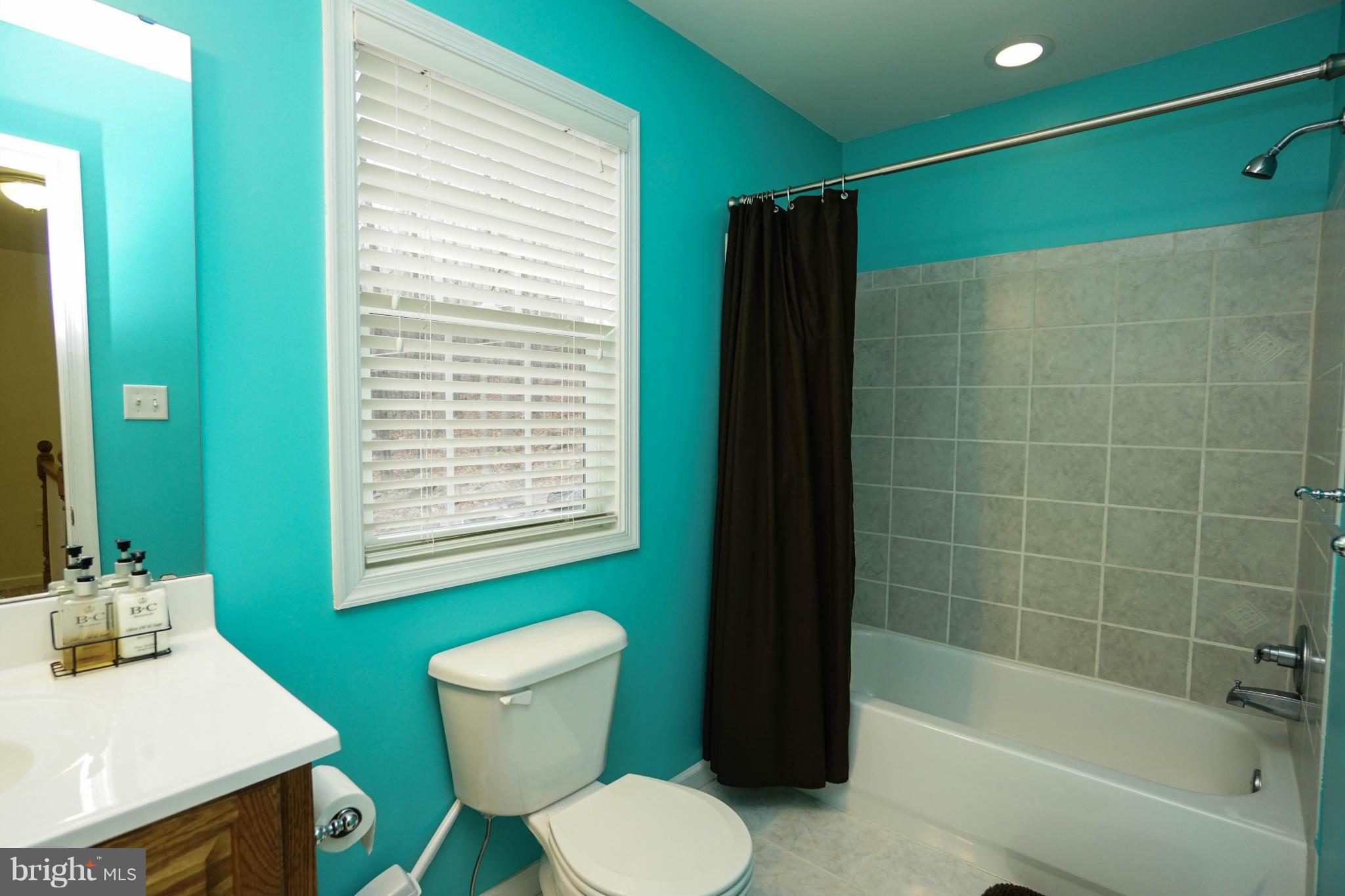 930 Wild Turkey Road Harpers Ferry, WV 25425 - Photo 23 of 26 Upper level full Bath