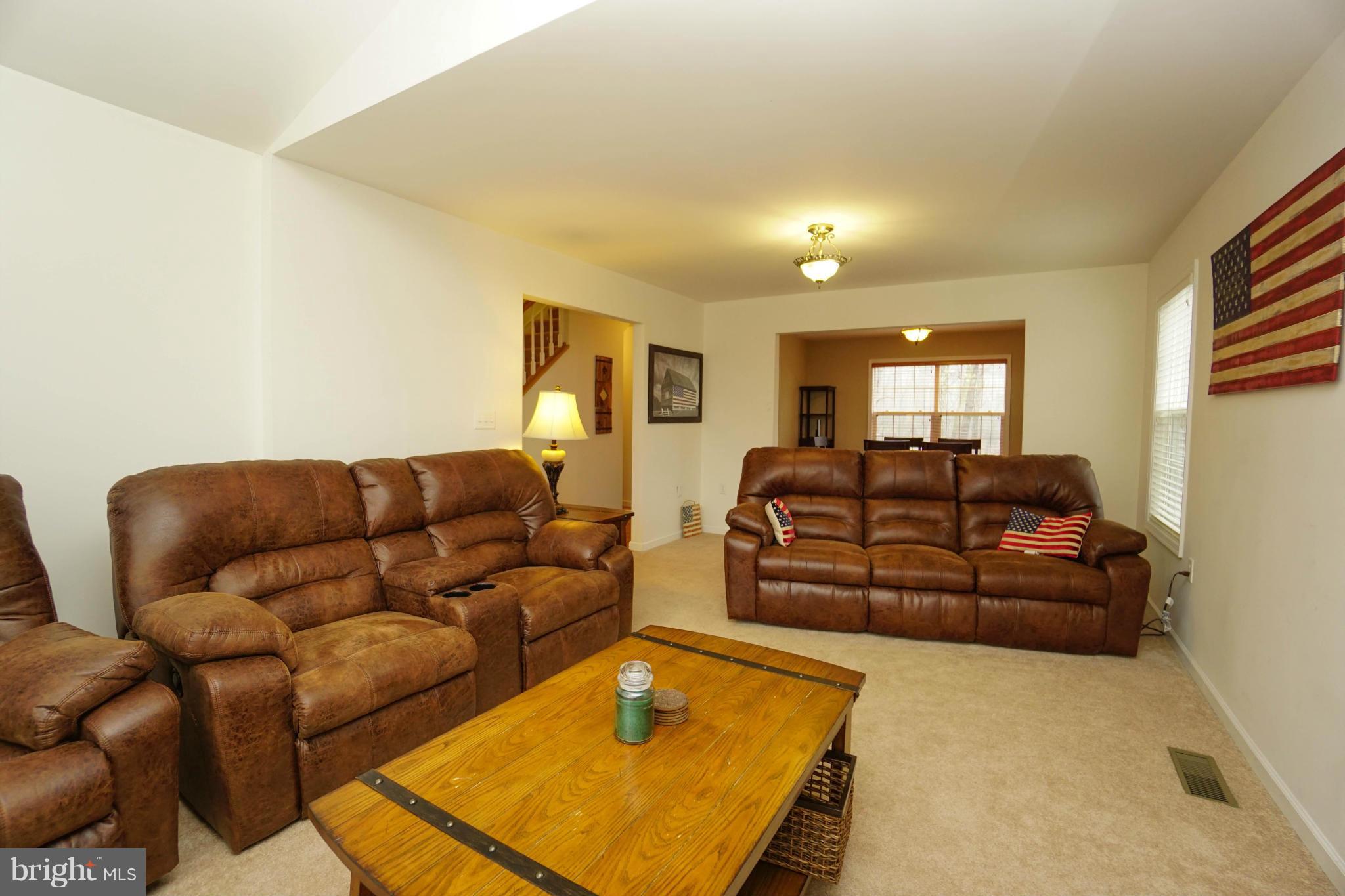930 Wild Turkey Road Harpers Ferry, WV 25425 - Photo 7 of 26 Living Room