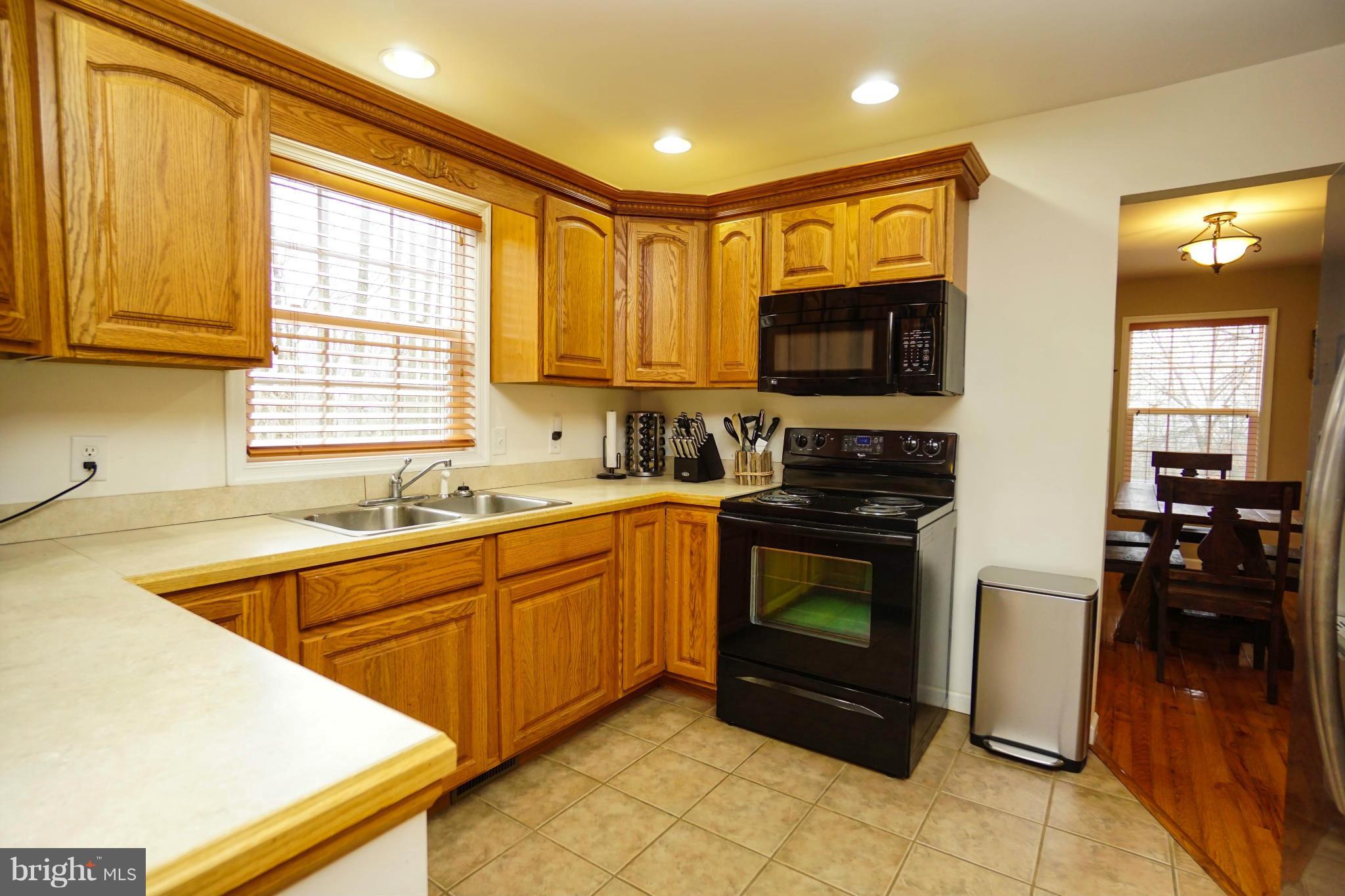 930 Wild Turkey Road Harpers Ferry, WV 25425 - Photo 10 of 26 Kitchen