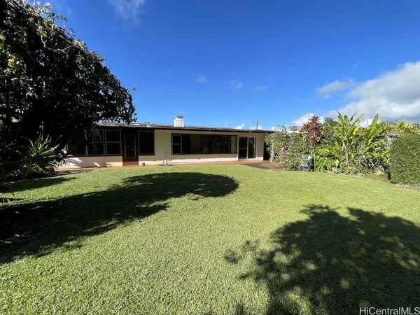 $3,200 | 2601 California Avenue, Wahiawa, HI 96786