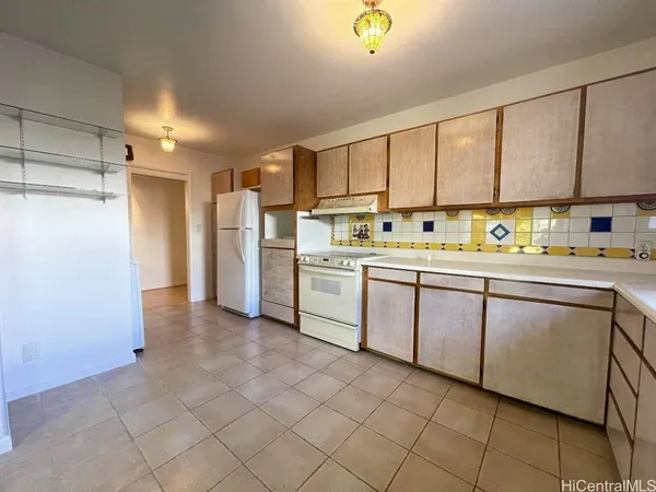 $3,200 | 2601 California Avenue, Wahiawa, HI 96786