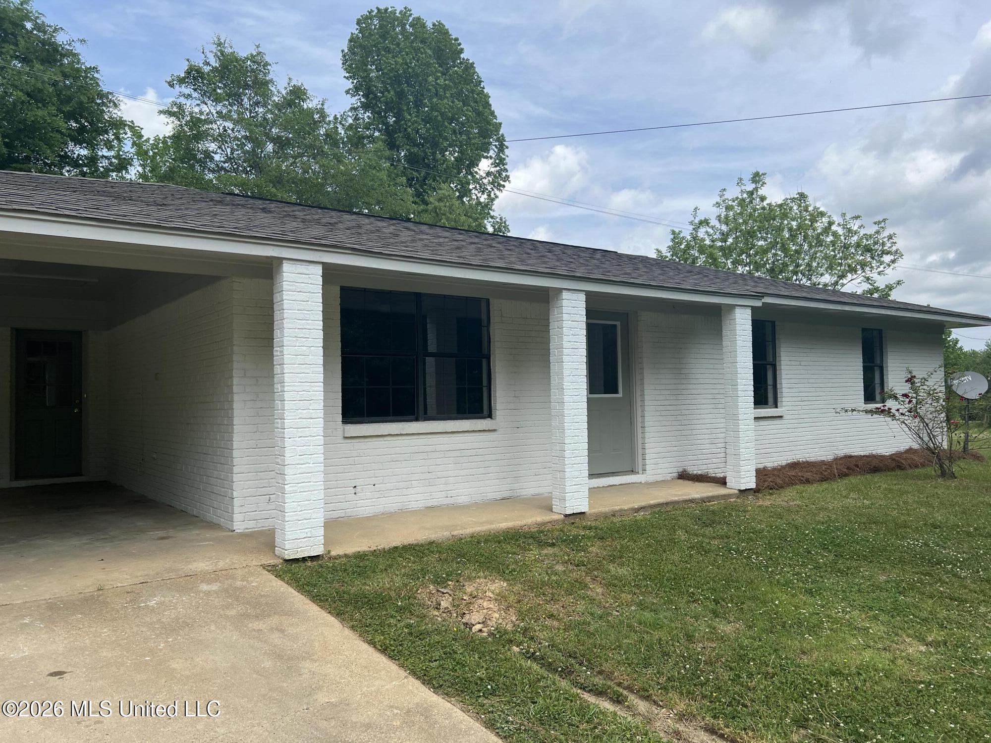 1846 Loring Road Camden, MS 39045 - Photo 2 of 28 IMG_7607