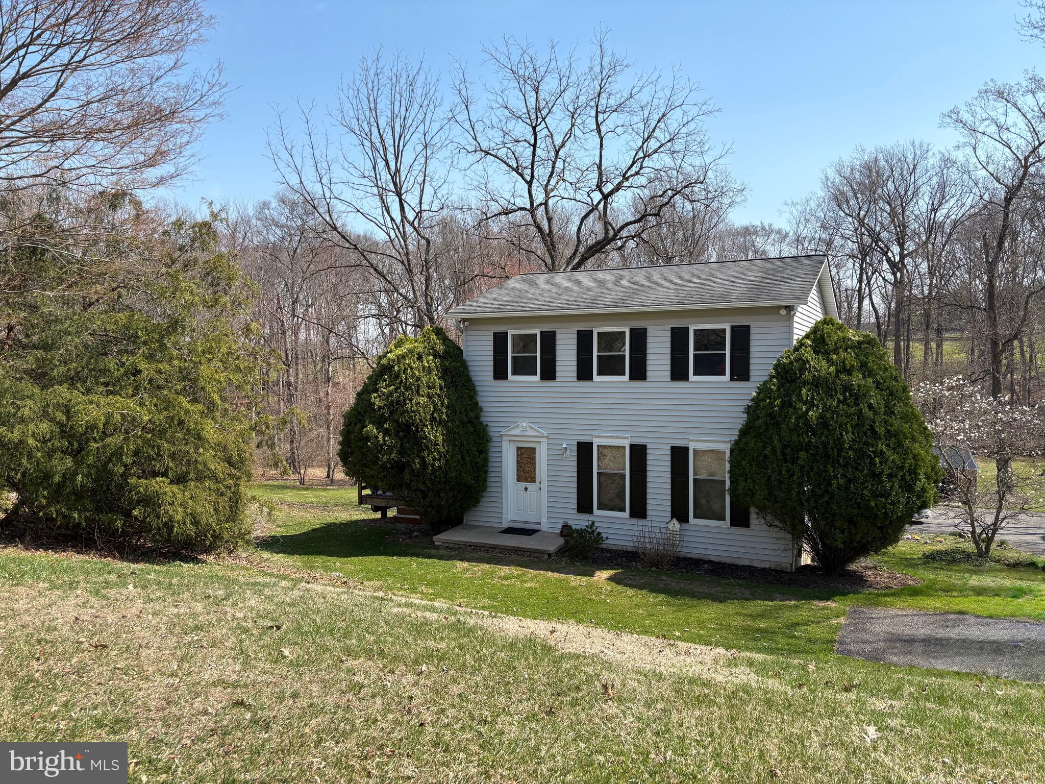 8 Briar Chase Road West Grove, PA 19390 - Photo 2 of 7