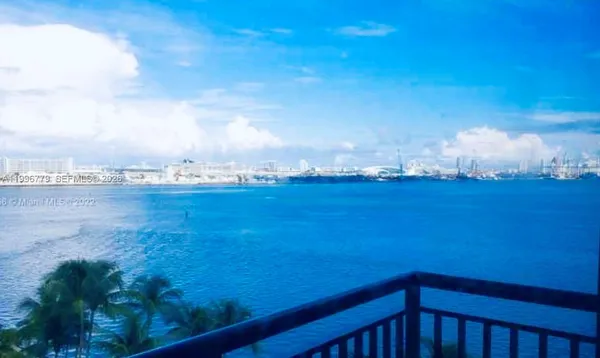 $320,000 | 540 Brickell Key Drive, Unit 928, Miami, FL 33131