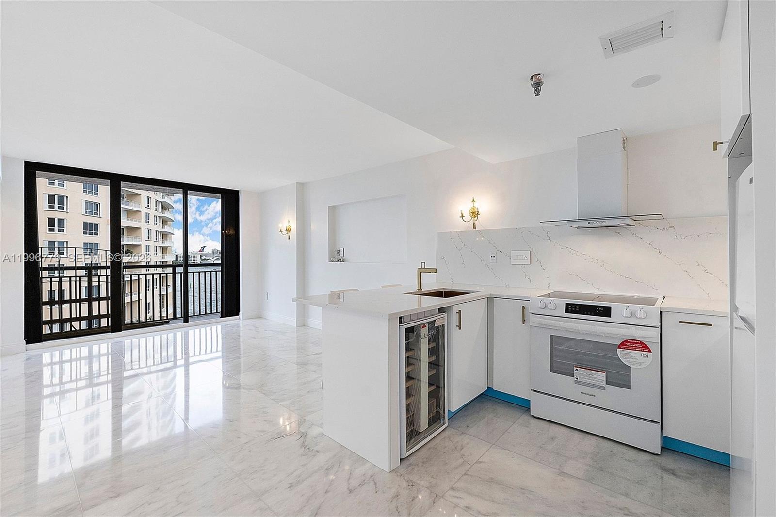 540 Brickell Key Drive, Unit 928 Miami, FL 33131 - Photo 6 of 14