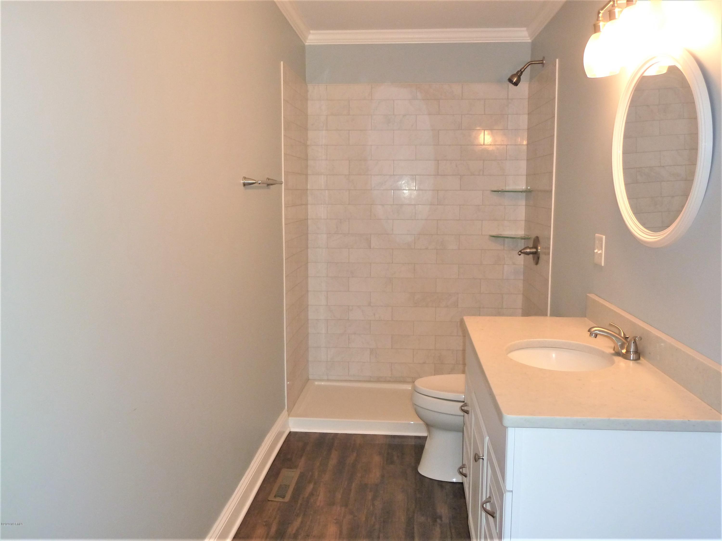 335 Sleepy Point Road Gloucester, NC 28528 - Photo 21 of 40 Master Bath