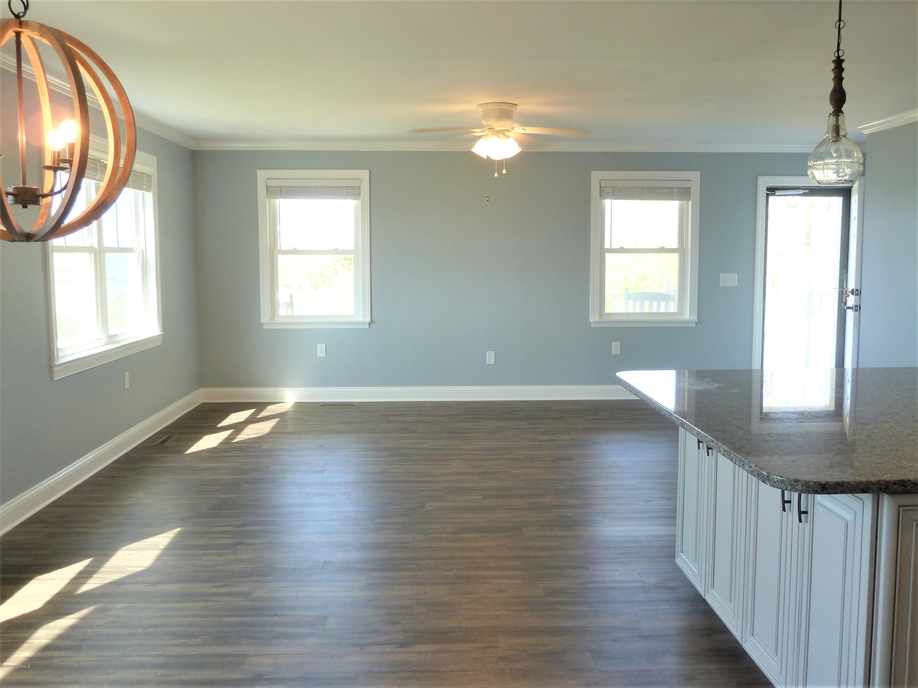 335 Sleepy Point Road Gloucester, NC 28528 - Photo 9 of 40 Dining area