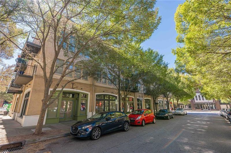 925 Garrett Street, Unit 215 Atlanta, GA 30316 - Photo 20 of 23 a car parked in front of a building
