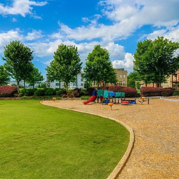 925 Garrett Street, Unit 215 Atlanta, GA 30316 - Photo 22 of 23 a swimming pool view with a seating space