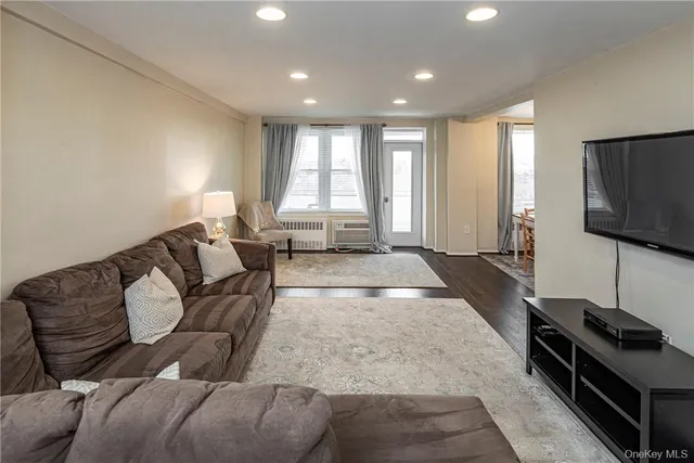 $3,595 | 14 Westview Avenue, Unit 409, Tuckahoe, NY 10707