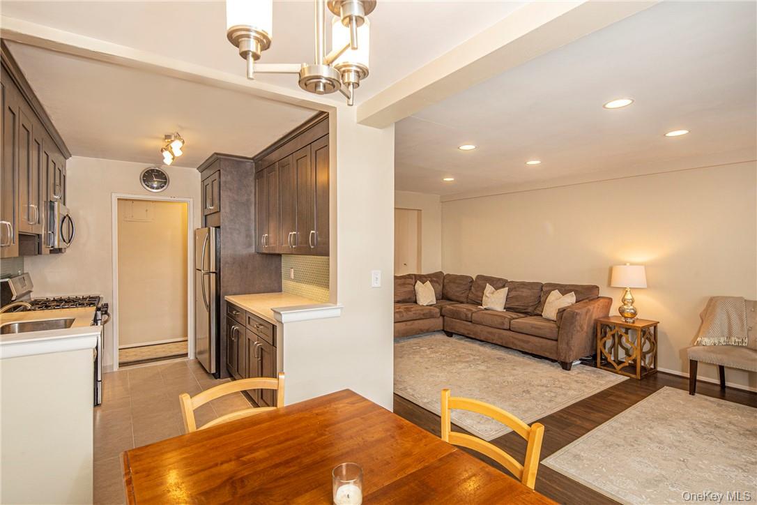 14 Westview Avenue, Unit 409 Tuckahoe, NY 10707 - Photo 3 of 14