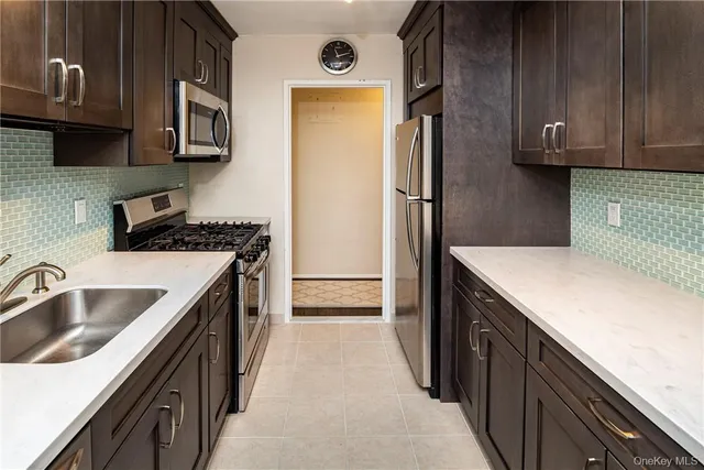 $3,595 | 14 Westview Avenue, Unit 409, Tuckahoe, NY 10707