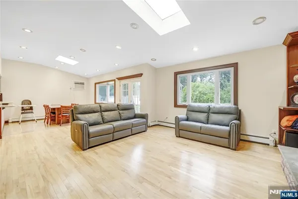 $4,900 | 99 Lambert Place, Paramus, NJ 07652