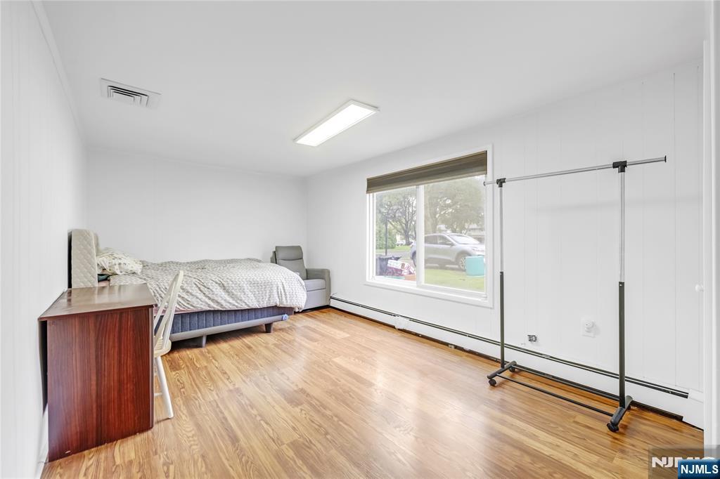 99 Lambert Place Paramus, NJ 07652 - Photo 21 of 25