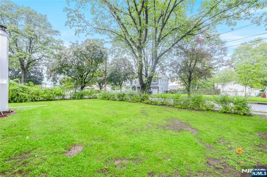 99 Lambert Place Paramus, NJ 07652 - Photo 24 of 25