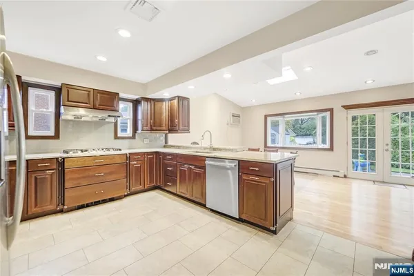 $4,900 | 99 Lambert Place, Paramus, NJ 07652
