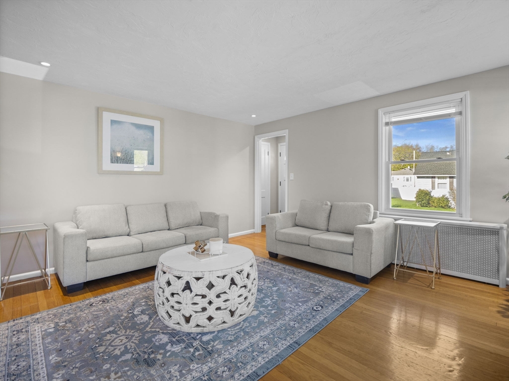 14 Knowles Road Worcester, MA 01602 - Photo 3 of 42 Gallery Image 3