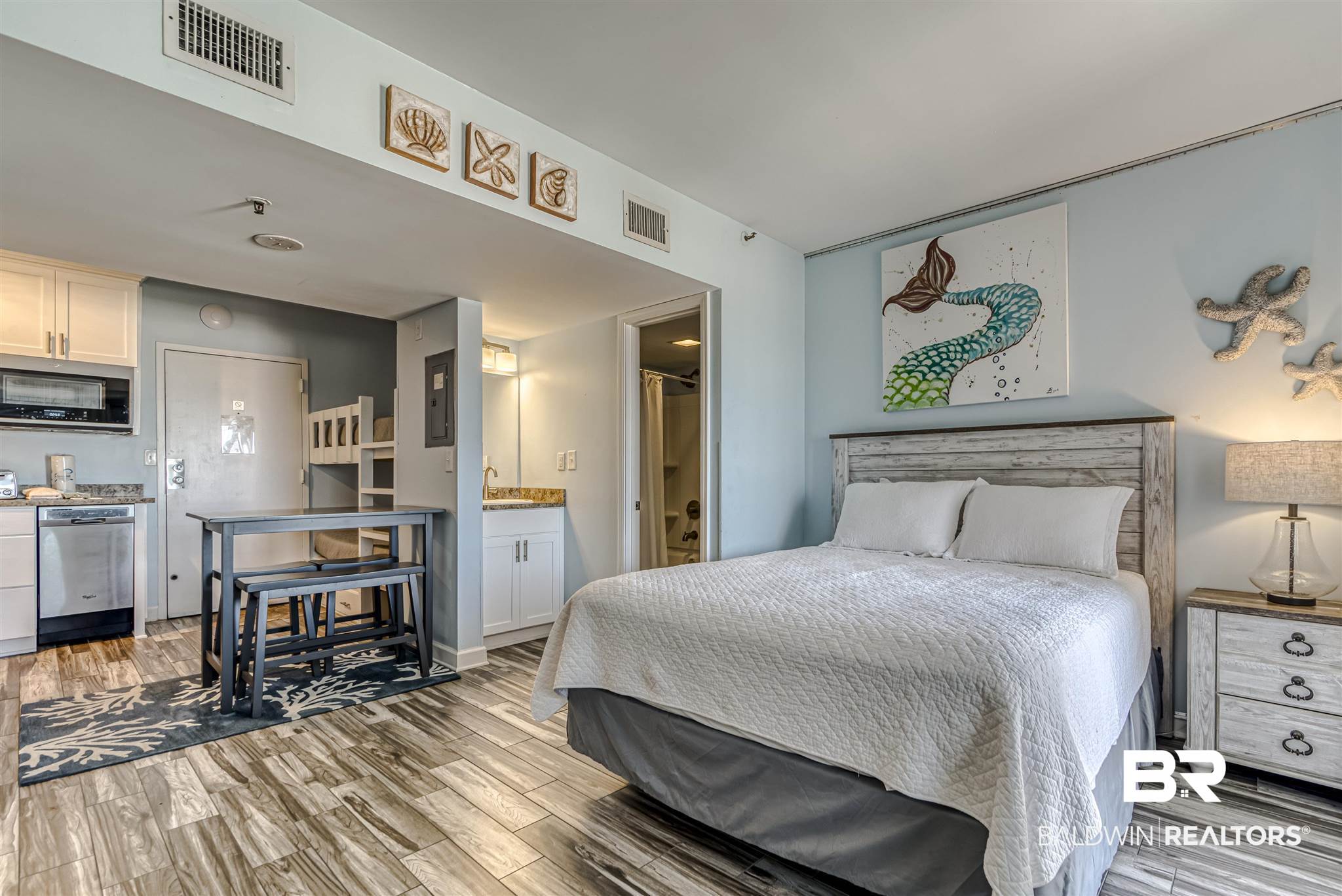375 Plantation Road, Unit 5102 Gulf Shores, AL 36542 - Photo 5 of 28 Queen Bed, Tile Plank Flooring, Sleeper Sofa