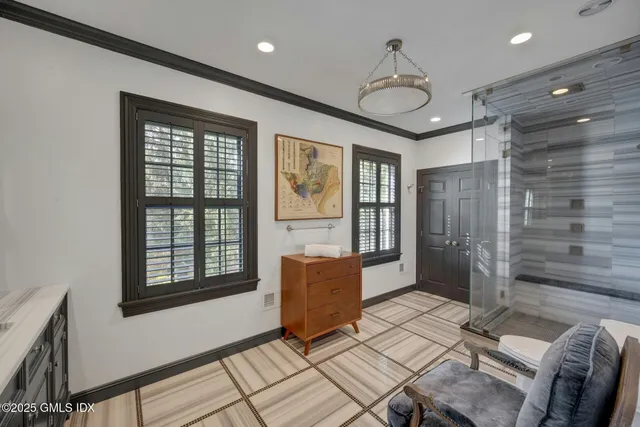 $8,480,000 | 33 Highland Farm Road, Greenwich, CT 06831