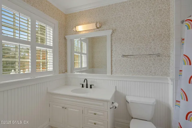 $8,480,000 | 33 Highland Farm Road, Greenwich, CT 06831