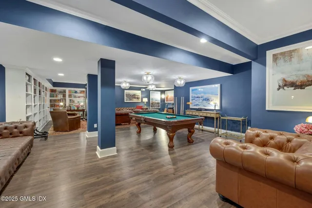 $8,480,000 | 33 Highland Farm Road, Greenwich, CT 06831