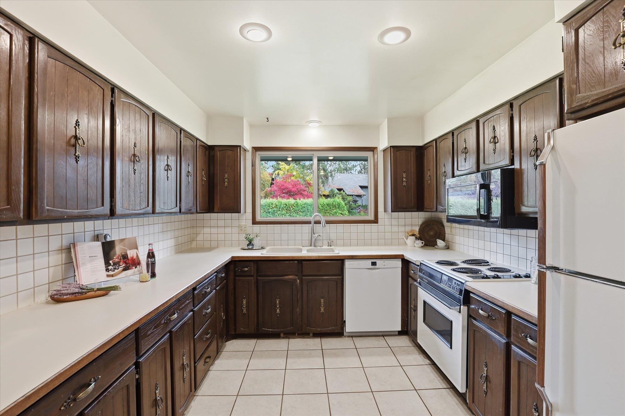 2416 South Crestline Street Spokane, WA 99203 - Photo 13 of 47