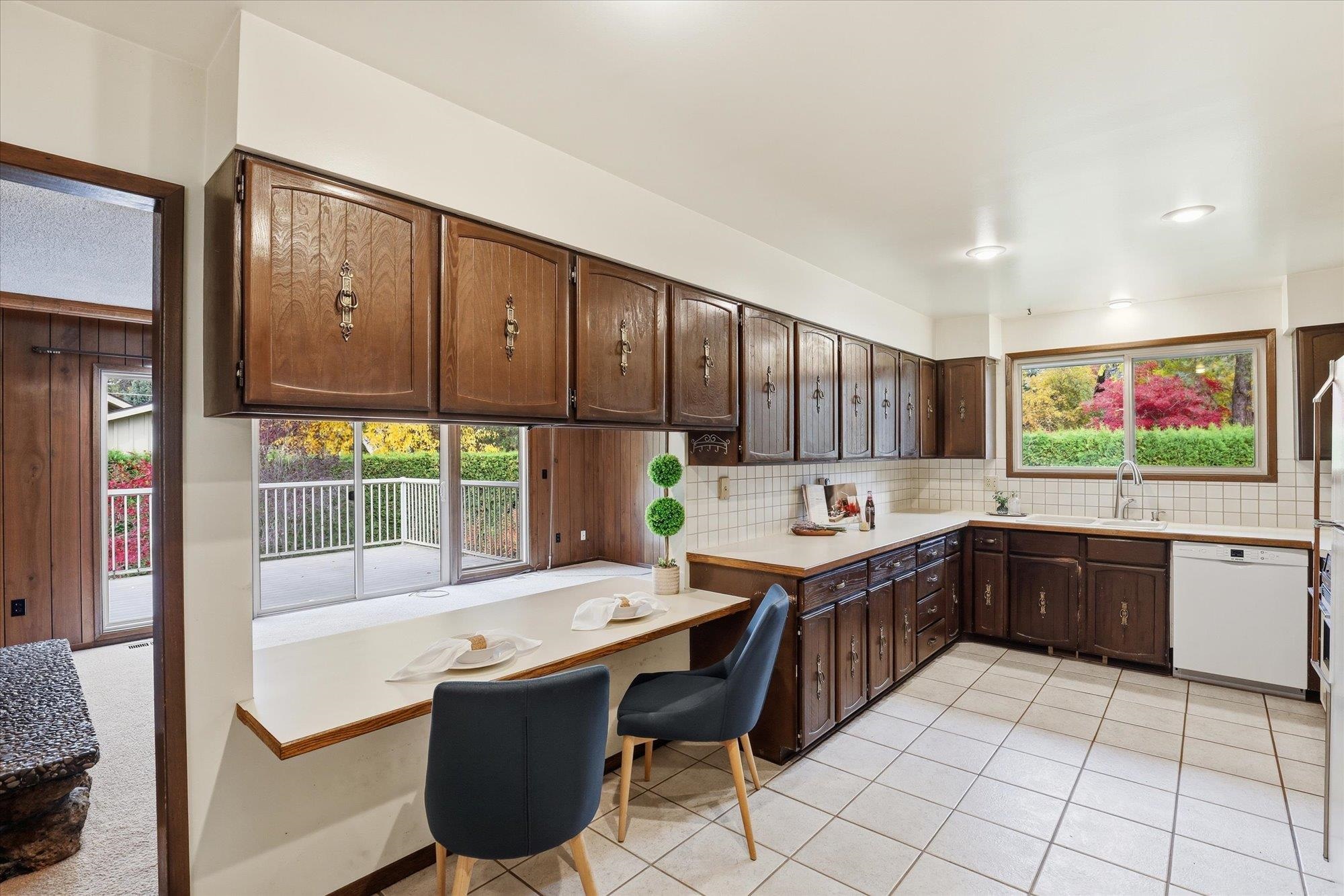 2416 South Crestline Street Spokane, WA 99203 - Photo 14 of 47