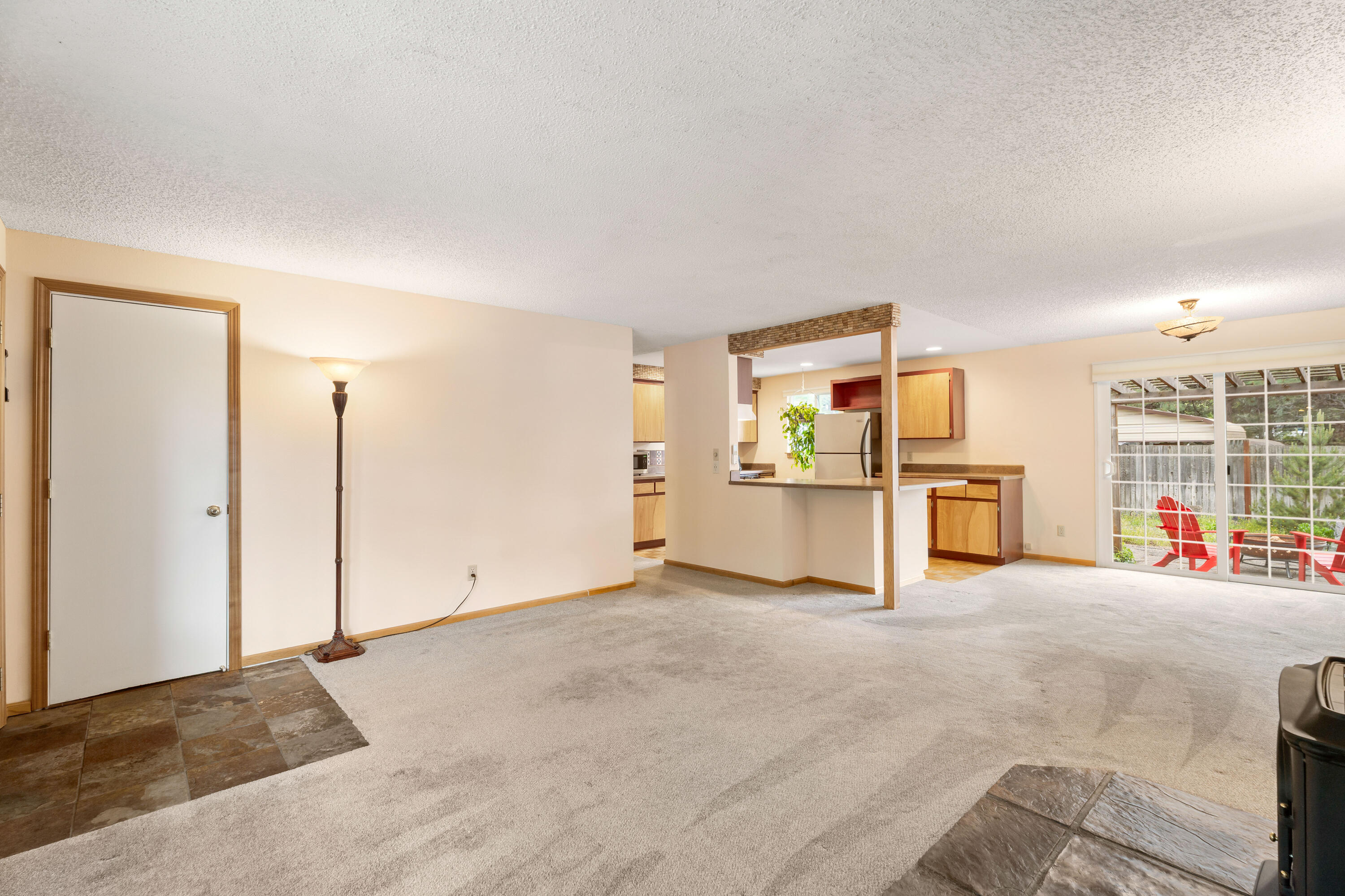 1627 Northeast Bear Creek Road Bend, OR 97702 - Photo 10 of 46 .