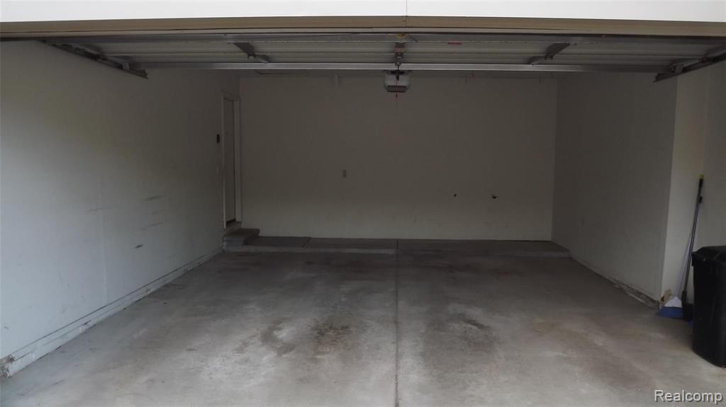710 Preston Court, Unit 174 Rochester Hills, MI 48307 - Photo 17 of 19