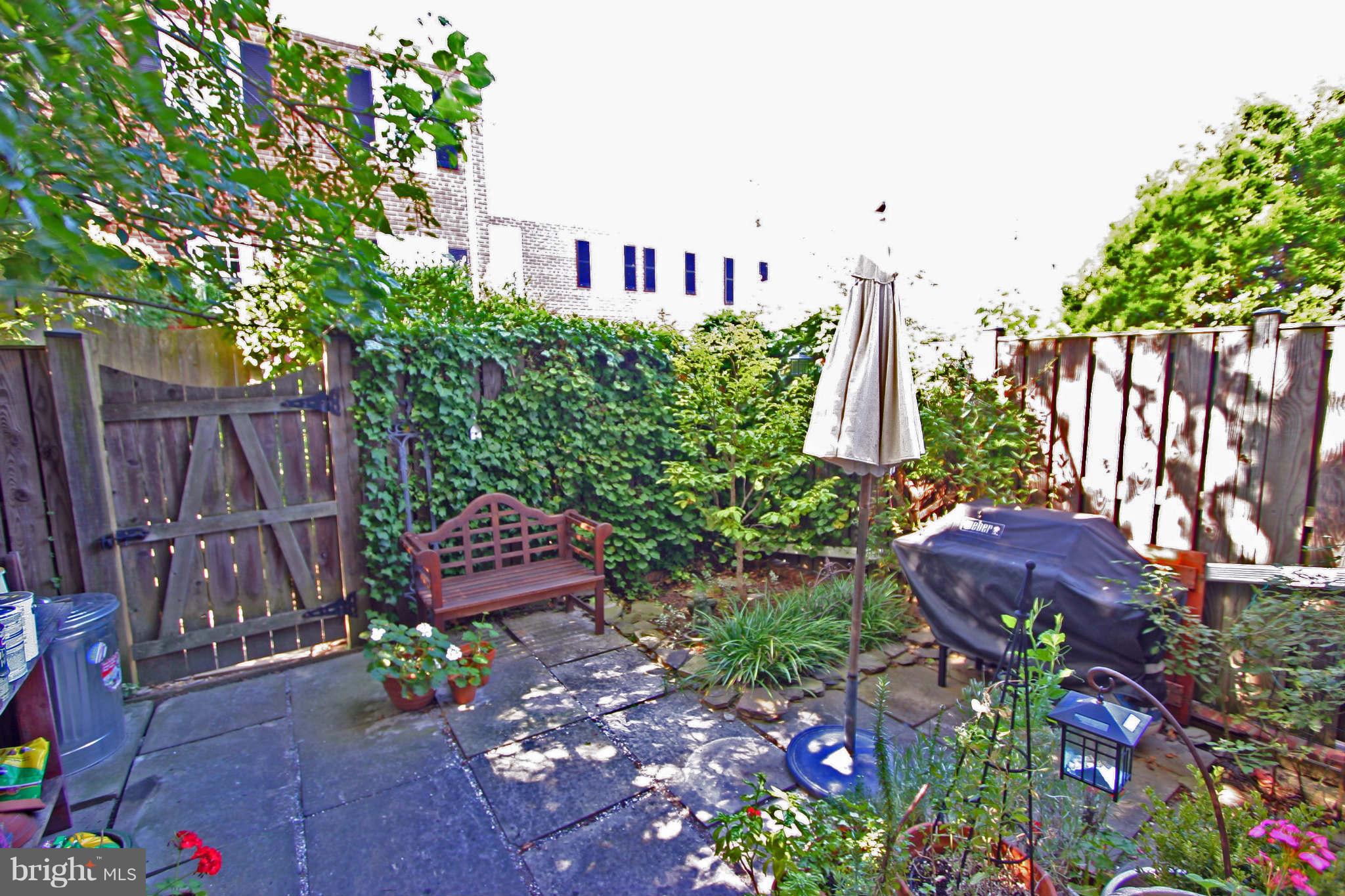 4237 32nd Road South Arlington, VA 22206 - Photo 25 of 30 Patio