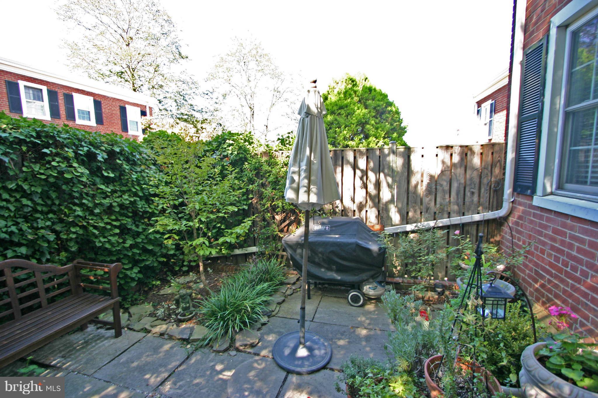 4237 32nd Road South Arlington, VA 22206 - Photo 27 of 30 Patio