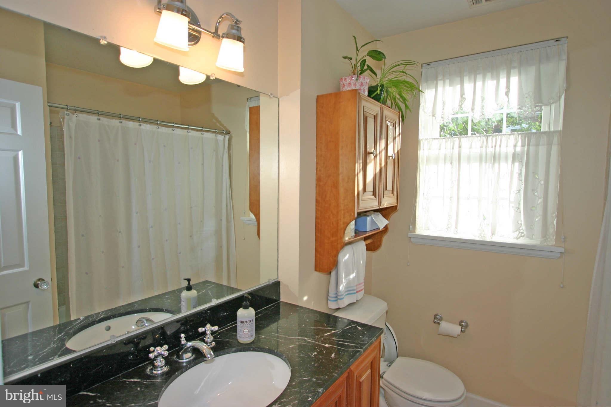 4237 32nd Road South Arlington, VA 22206 - Photo 7 of 30 Upstairs Bath