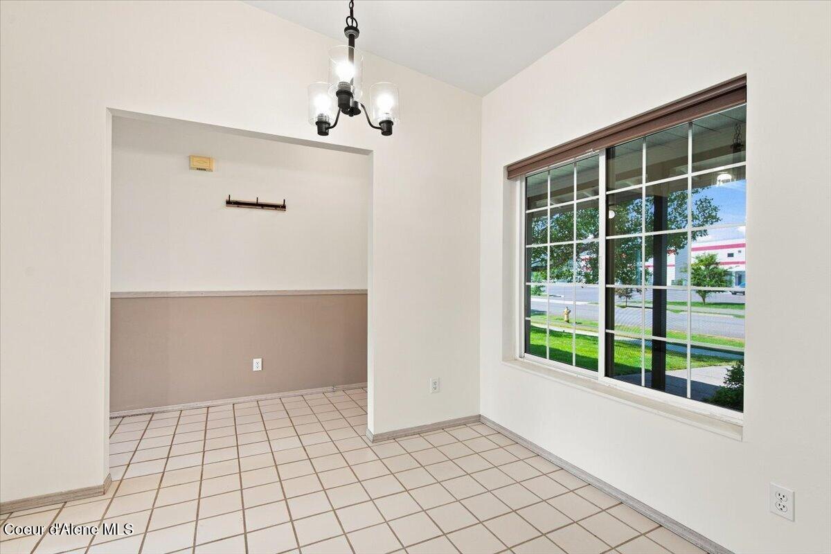 781 South Pleasant View Road Post Falls, ID 83854 - Photo 6 of 38 09-Dining Area